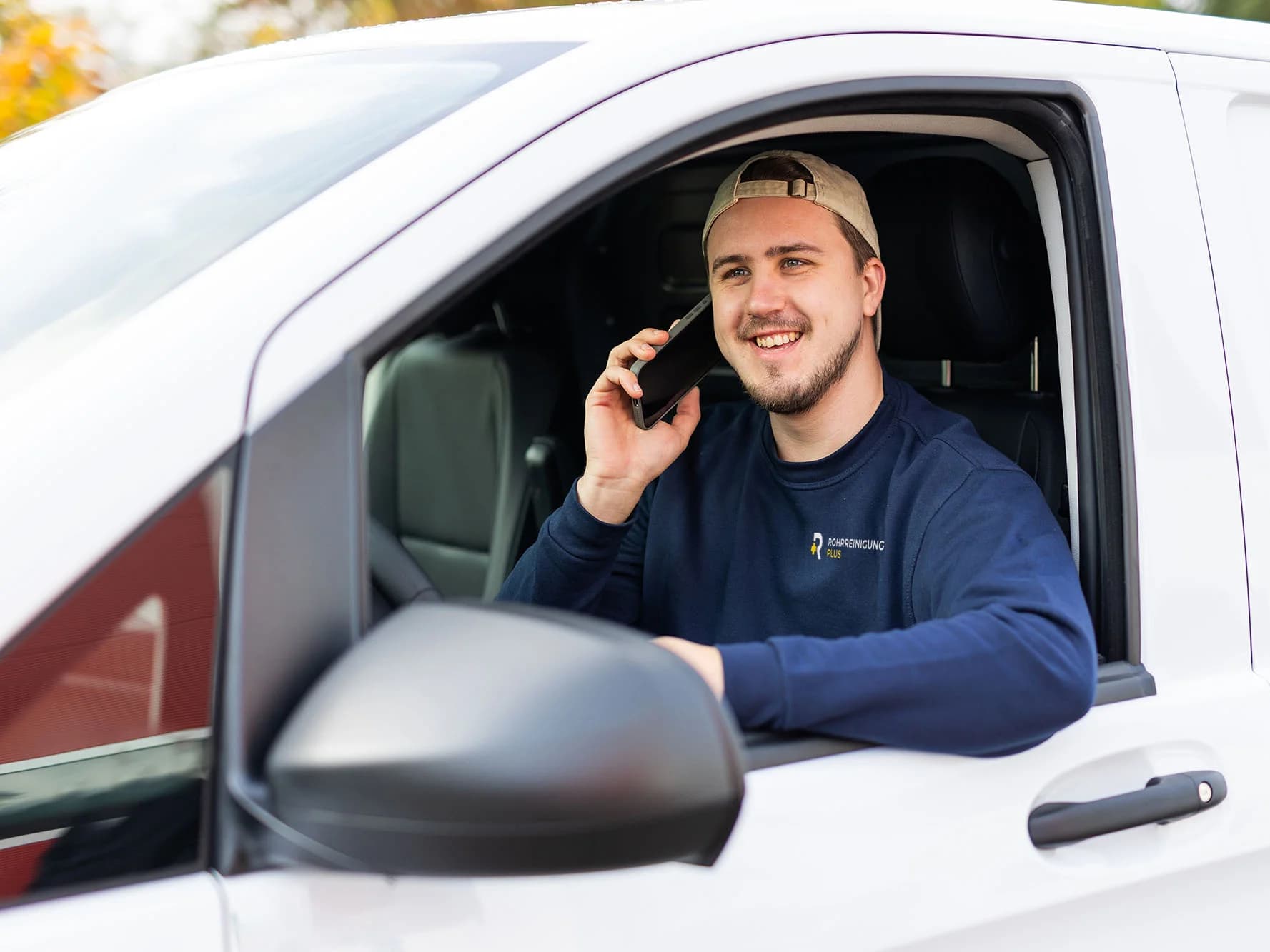 Ihr kompetenter Ansprechpartner bei Rohrreinigung Plus am Telefon